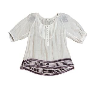 Banana Republic White Blouse with burgundy embroidery size M